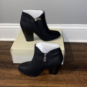 Daisy Fuentes Black Ankle Boots